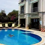 Maira Beach Otel