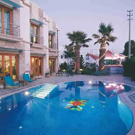 Maira Beach Hotel 4*