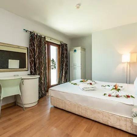 Maira Beach Ξενοδοχείο