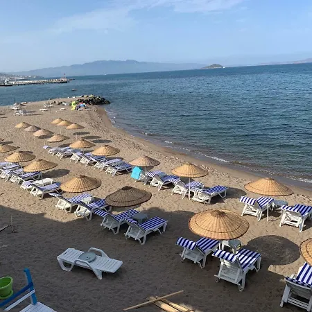 Maira Beach Ξενοδοχείο 4*